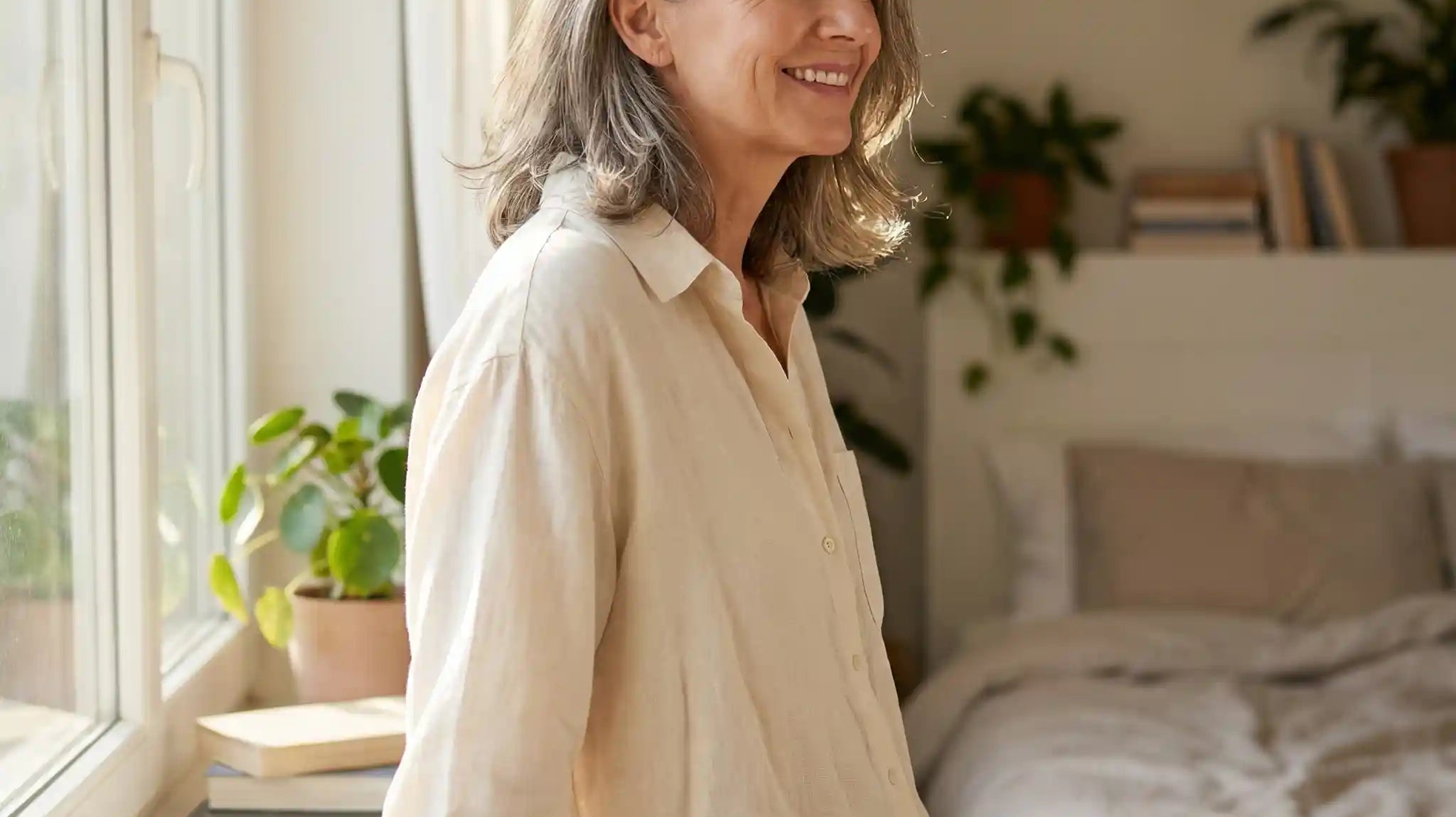 Couple intime souriant - sexualite epanouie apres la menopause avec Nutremys