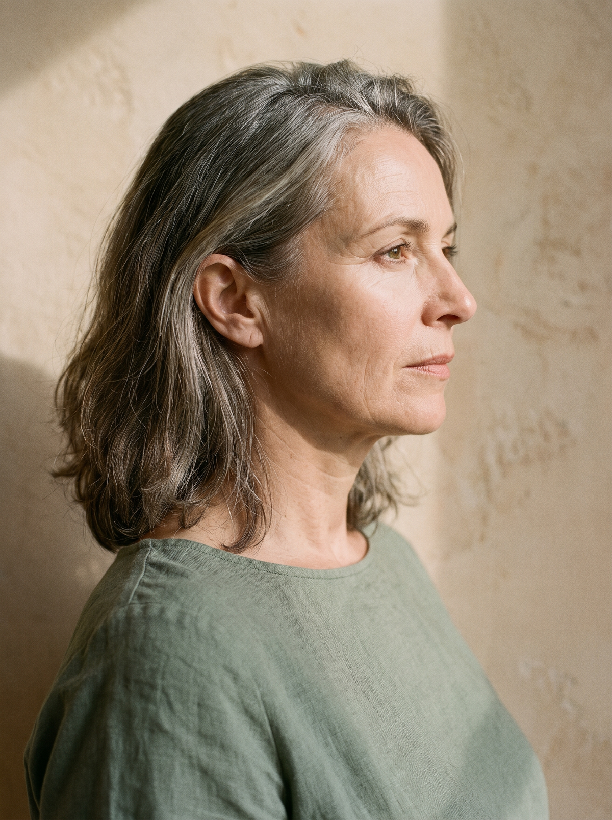 Portrait d'une femme en lumière naturelle